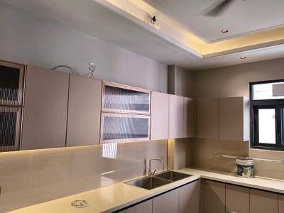 Kitchen Image of 4500 Sq.ft 4 BHK Builder Floor for sale in Paramount Luxury Malibu Town, Sector 47 Gurgaon for Rs. 64900000