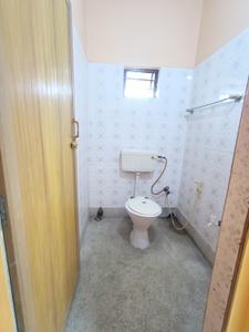 Bathroom Image of 800 Sq.ft 2 BHK Apartment / Flat for sale in Tollygunge Kolkata for Rs. 2400000