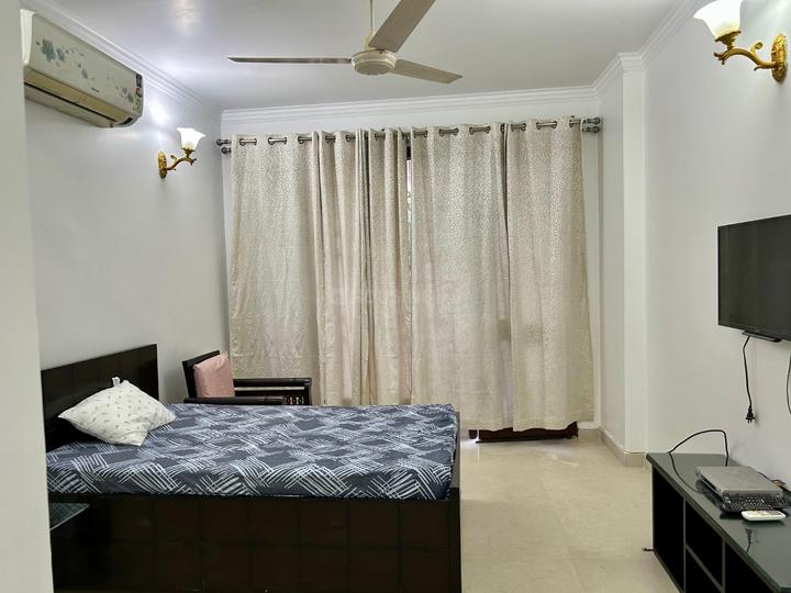 Block C, Defence Colony Bedroom 1