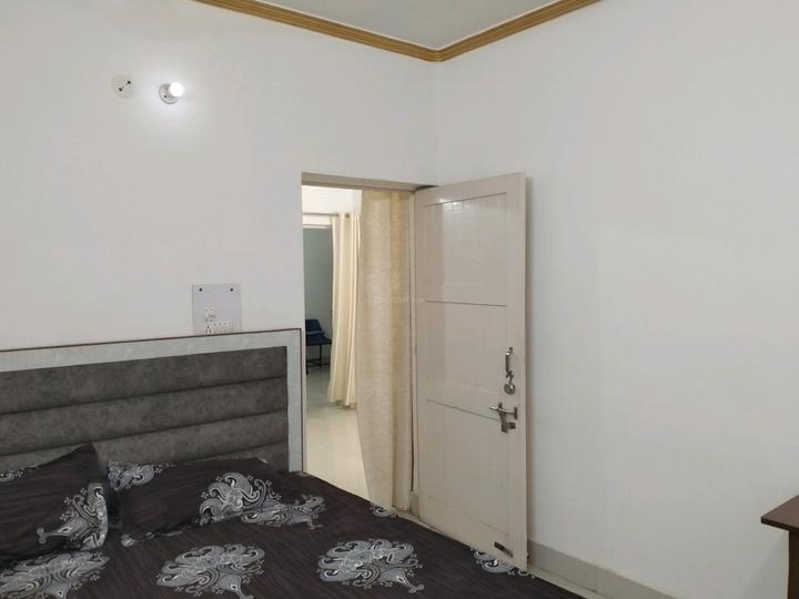 Block GH 14, Paschim Vihar Main Image 1