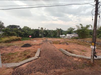Image of 10000 Sq.ft Residential Plot / Land for sale in Mulanthuruthy, Kochi for Rs. 499000