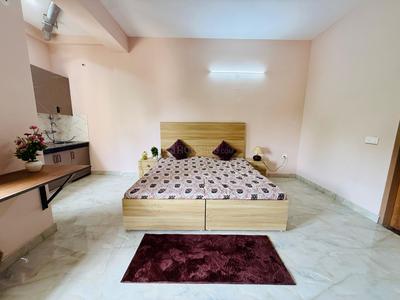Bedroom Image of 900 Sq.ft 1 RK Apartment / Flat for rent in Sector 52 Gurgaon for Rs. 22000