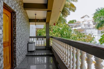 Balcony Image of 800 Sq.ft 1 BHK Apartment / Flat for rent in Vagator Goa for Rs. 30000