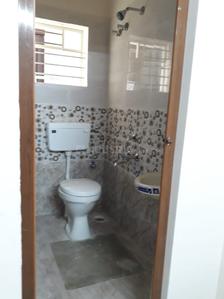 Bathroom Image of 300 Sq.ft 1 BHK Independent House for rent in Kudlu Bengaluru for Rs. 7000