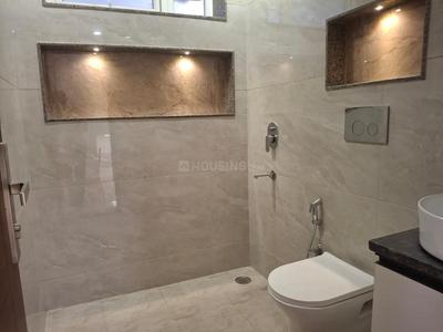 Bathroom Image of 1650 Sq.ft 3 BHK Builder Floor for rent in Chittaranjan Park New Delhi for Rs. 75000
