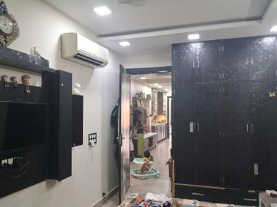 Bedroom Image of 1350 Sq.ft 3 BHK Builder Floor for sale in Mansarover Garden New Delhi for Rs. 25000000