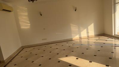 Living Room Image of 2719 Sq.ft 3 BHK Apartment / Flat for sale in Central Park Resorts, Sector 48 Gurgaon for Rs. 71500000