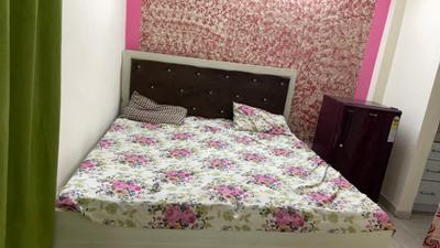 Bedroom Image of 450 Sq.ft 1 BHK Builder Floor for rent in Sector 56 Gurgaon for Rs. 26000