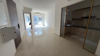 Living Room Image of 1627 Sq.ft 3 BHK Apartment / Flat for sale in Smartworld Orchard, Sector 61 Gurgaon for Rs. 22500000
