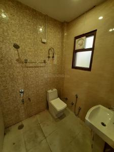Bathroom Image of 5200 Sq.ft 5 BHK Villa for sale in Sector 93B Noida for Rs. 150000000