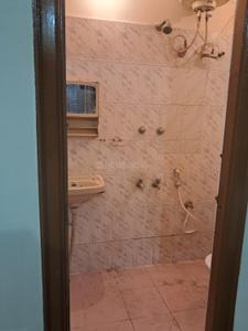 Bathroom Image of 900 Sq.ft 2 BHK Independent House for rent in Sanjaynagar Bengaluru for Rs. 20000