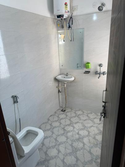 Wazirabad, Sector 52 Bathroom 1
