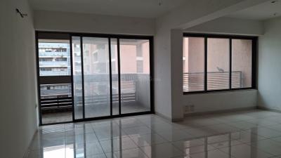 Living Room Image of 2425 Sq.ft 4 BHK Apartment / Flat for sale in Sun Skypark, Ambli Ahmedabad for Rs. 19500000