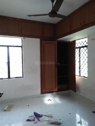 Bedroom Image of 1300 Sq.ft 3 BHK Apartment / Flat for rent in Valasaravakkam Chennai for Rs. 16000