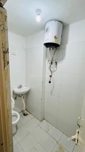 Bathroom Image of 1100 Sq.ft 3 BHK Apartment / Flat for rent in Adore Happy Homes Exclusive Phase 2, Sector 86 Faridabad for Rs. 24000