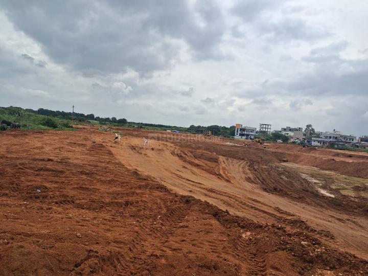 Akshita srika mahipolis Main Image 1