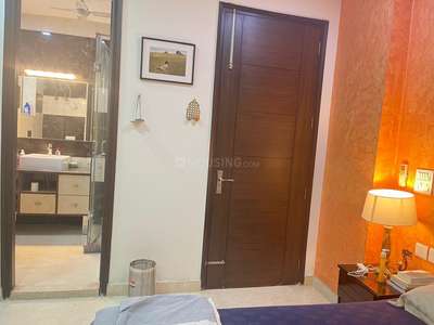 Bedroom Image of 2000 Sq.ft 3 BHK Builder Floor for rent in RWA Hauz Khas Block C 5, Hauz Khas New Delhi for Rs. 125000