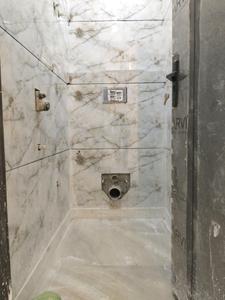 Common Bathroom Image of 1100 Sq.ft 3 BHK Builder Floor for sale in Shakurpur New Delhi for Rs. 11000000