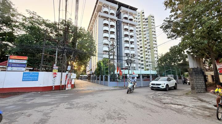 Kadavanthra Main Image 1