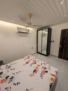 Bedroom Image of 800 Sq.ft 2 BHK Builder Floor for rent in Rajouri Garden New Delhi for Rs. 28000