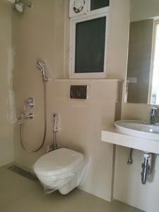 Common Bathroom Image of 1000 Sq.ft 2 BHK Apartment / Flat for rent in Tata Serein Phase 1, Thane West Thane for Rs. 50000