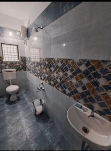 Bathroom Image of 550 Sq.ft 1 R Independent House for rent in Siolim Goa for Rs. 17000