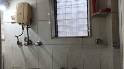 Bathroom Image of 425 Sq.ft 1 BHK Apartment / Flat for rent in Borivali West Mumbai for Rs. 25000