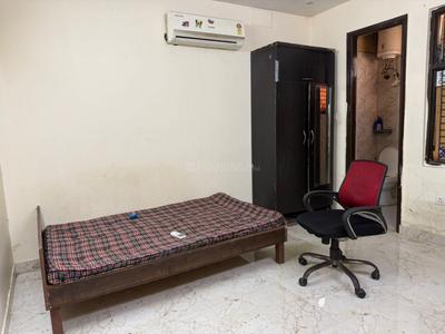 Bedroom Image of 900 Sq.ft 3 BHK Builder Floor for rent in RWA Vipin Garden, Uttam Nagar New Delhi for Rs. 20000