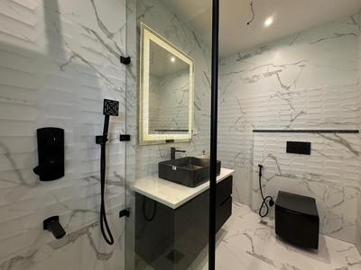 Bathroom Image of 2475 Sq.ft 4 BHK Builder Floor for sale in Suncity Township, Sector 54 Gurgaon for Rs. 30000000