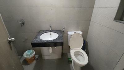 Image of 700 Sq.ft 2 BHK Apartment / Flat for rent in Kalpataru Paramount, Thane West, Thane for Rs. 36000