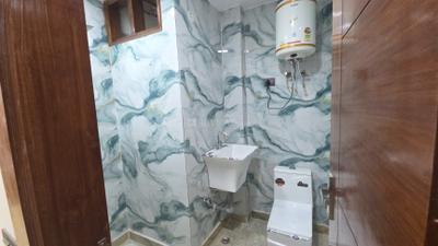 Image of 900 Sq.ft 3 BHK Builder Floor for sale in Laxmi Nagar, New Delhi for Rs. 11000000