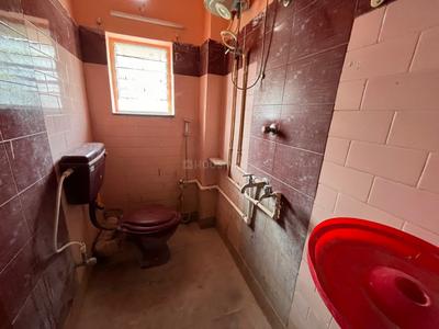 Bathroom Image of 900 Sq.ft 3 BHK Apartment / Flat for sale in Tollygunge Kolkata for Rs. 4500000