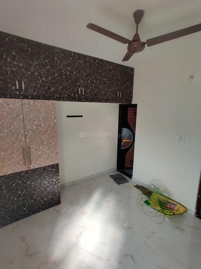 Varathaiyangar Palayam Bedroom 1