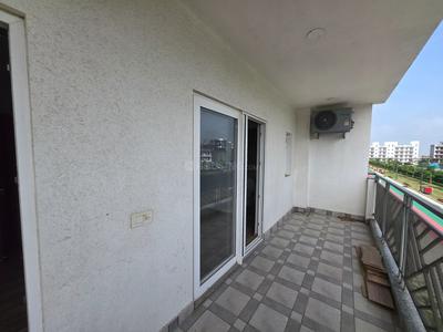 Balcony Image of 1200 Sq.ft 3 BHK Apartment / Flat for sale in Central Park Aqua Front Towers, Sector 33 Sohna for Rs. 23500000