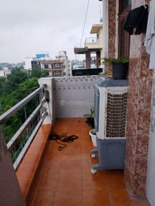 Balcony Image of 650 Sq.ft 1 BHK Builder Floor for rent in Sector 63 A Noida for Rs. 16000
