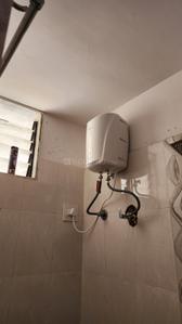 Bathroom Image of 1450 Sq.ft 3 BHK Apartment / Flat for rent in Sargasan Gandhinagar for Rs. 27000
