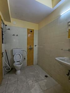 Bathroom Image of 1300 Sq.ft 3 BHK Apartment / Flat for sale in Diamond City West, Sarsuna Kolkata for Rs. 7800000