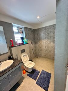 Bathroom Image of 1820 Sq.ft 3 BHK Apartment / Flat for rent in Thiruvanmiyur Chennai for Rs. 90000