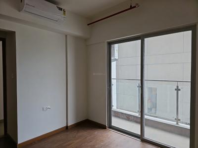 Bedroom Image of 850 Sq.ft 2 BHK Apartment / Flat for rent in Gera Planet Of Joy IV, Upper Kharadi Pune for Rs. 32000