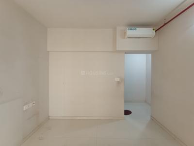 Bedroom Image of 965 Sq.ft 2 BHK Apartment / Flat for sale in Rustomjee Urbania, Thane West Thane for Rs. 12800000