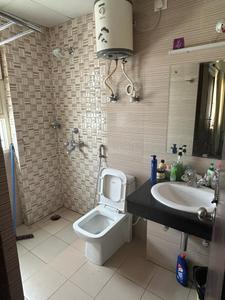 Bathroom Image of 1450 Sq.ft 2 BHK Apartment / Flat for rent in AWHO Vay Sector 8B G, Vrindavan Yojana Lucknow for Rs. 24000