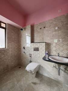 Bathroom Image of 1463 Sq.ft 3 BHK Apartment / Flat for rent in Simplex Shangri La Towers, Basishta Guwahati for Rs. 35000