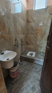 Bathroom Image of 550 Sq.ft 1 BHK Independent House for rent in Kattupakkam Chennai for Rs. 14000