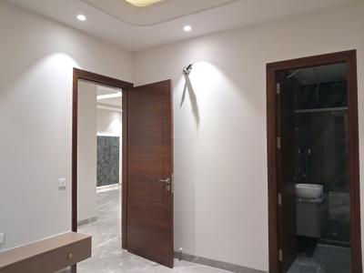 Bedroom Image of 1800 Sq.ft 3 BHK Builder Floor for sale in Paschim Vihar New Delhi for Rs. 35000000