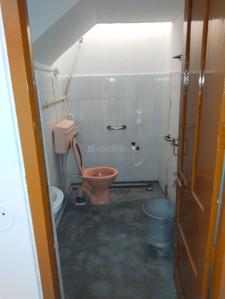Bathroom Image of 900 Sq.ft 2 BHK Independent House for rent in Kothapet Hyderabad for Rs. 20000