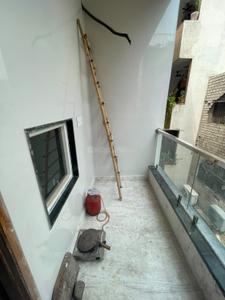 Balcony Image of 360 Sq.ft 1 BHK Builder Floor for rent in Shalimar Bagh New Delhi for Rs. 19000