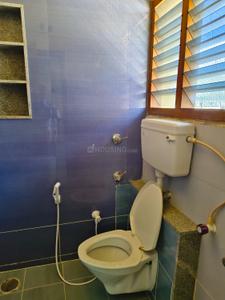 Bathroom Image of 1100 Sq.ft 2 BHK Builder Floor for rent in Arappalayam Madurai for Rs. 19000