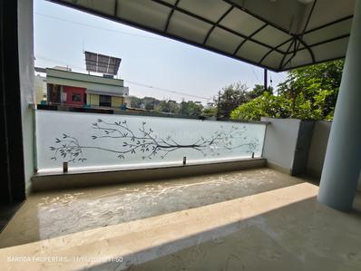 Balcony Image of 1000 Sq.ft 2 BHK Builder Floor for rent in Subhanpura Vadodara for Rs. 15500