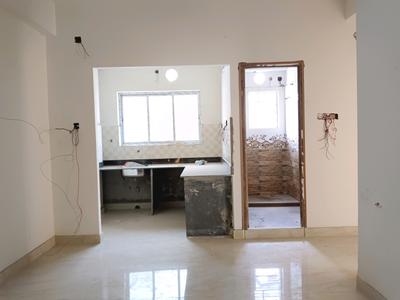 Living Room Image of 850 Sq.ft 2 BHK Apartment / Flat for sale in Paschim Putiary Kolkata for Rs. 5100000
