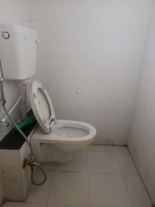 Common Bathroom Image of 1000 Sq.ft 2 BHK Apartment / Flat for sale in Magarpatta Trillium by Magarpatta City, Magarpatta City Pune for Rs. 14500000